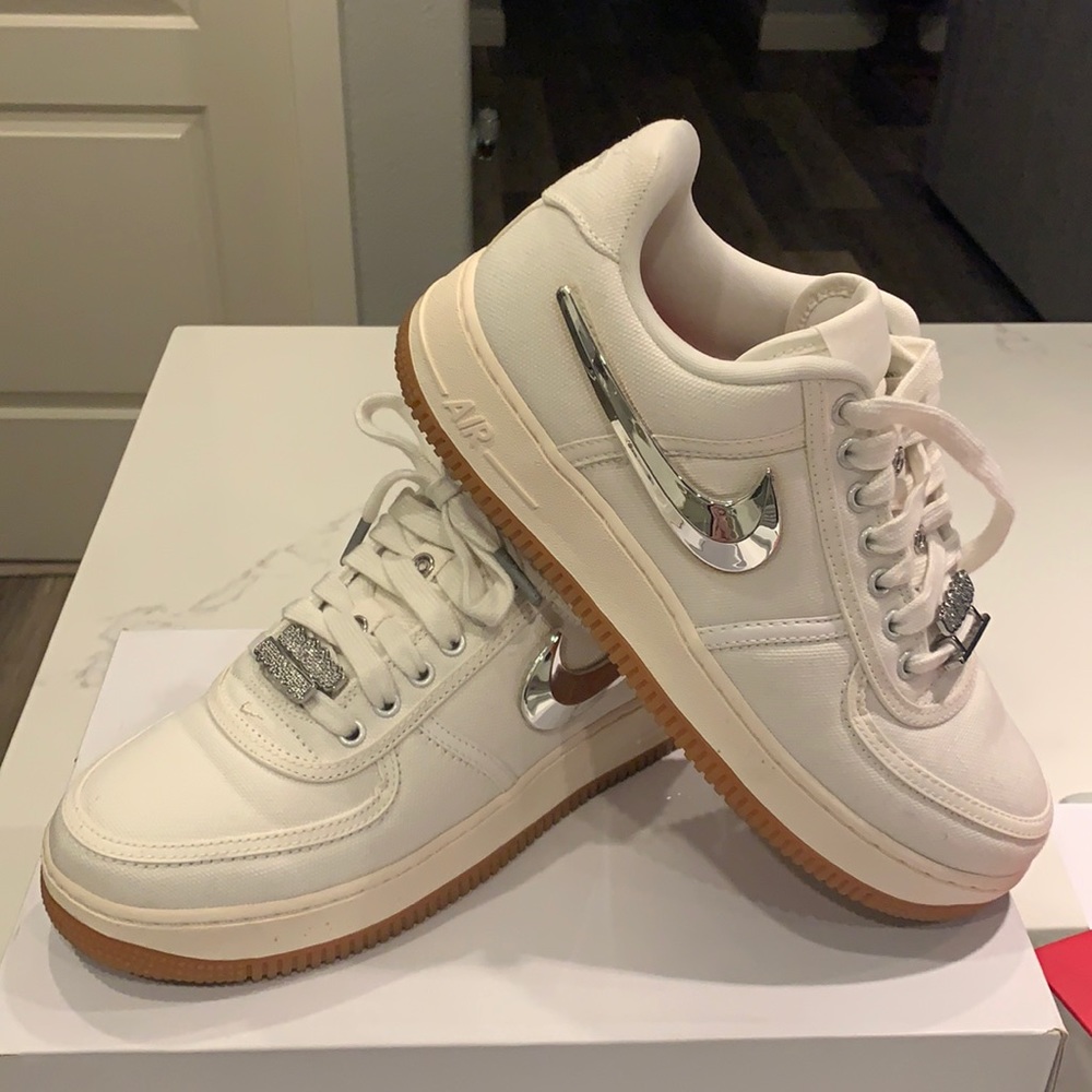 Nike Air Force 1 - Travis Scott